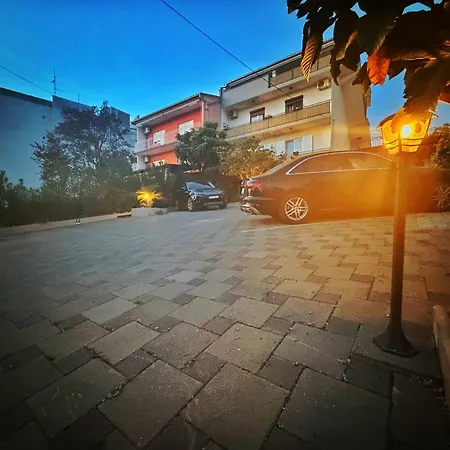 Lina * Crikvenica