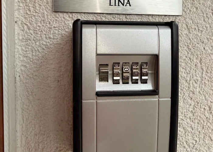 Lina *